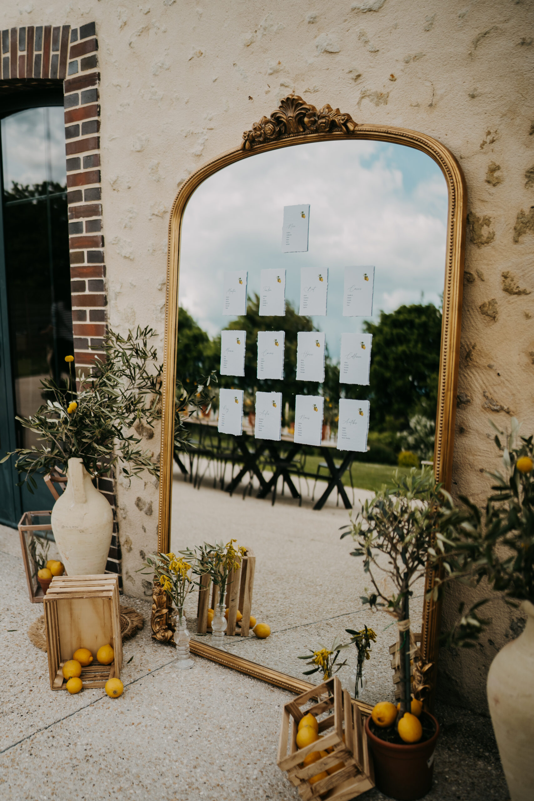 Grand miroir plan de table by Tiana Events Grand miroir plan de table by Tiana Events
